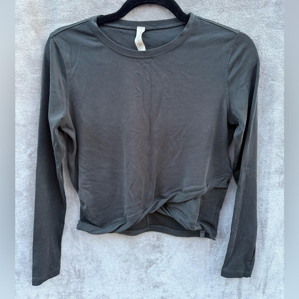 Lululemon Women’s Gray Twisted Front Long Sleeve Top Size 4
